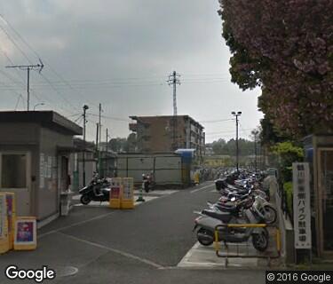 鶴川駅東側バイク駐車場の写真